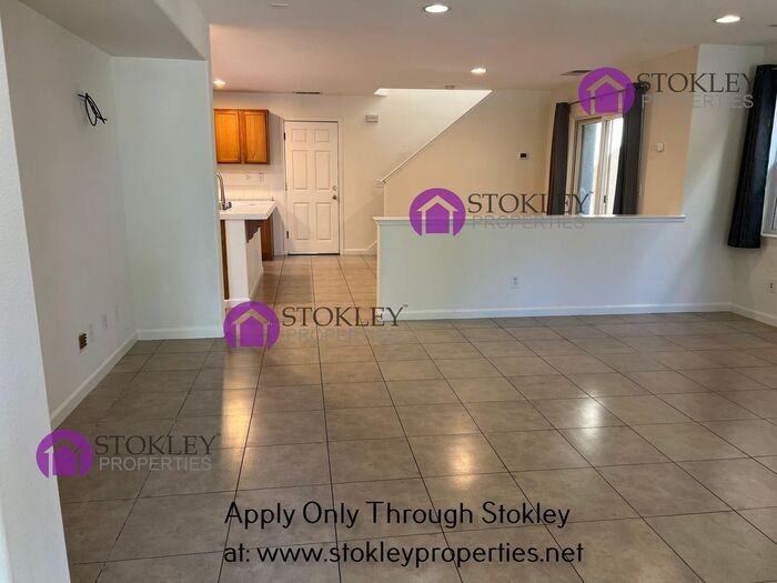 1 Addison Ct - Photo 5 of 50