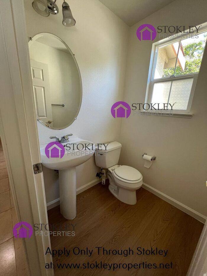 1 Addison Ct - Photo 7 of 50