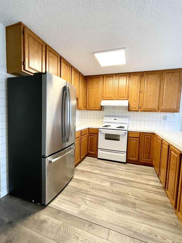 271 19th Avenue - Photo 6 of 12