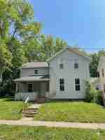 featured image of 28 Christie St