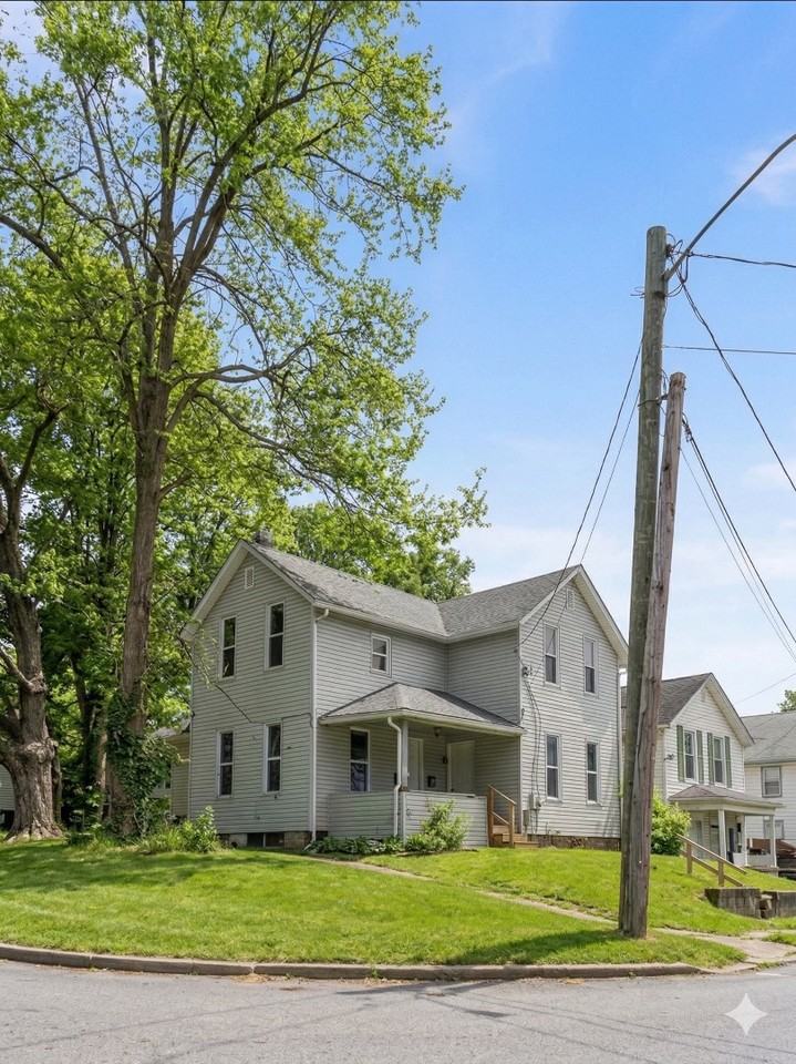 28 Christie St - Photo 3 of 10