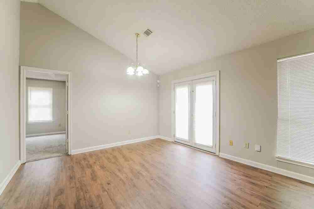 1464 Cain Ct N - Photo 5 of 16