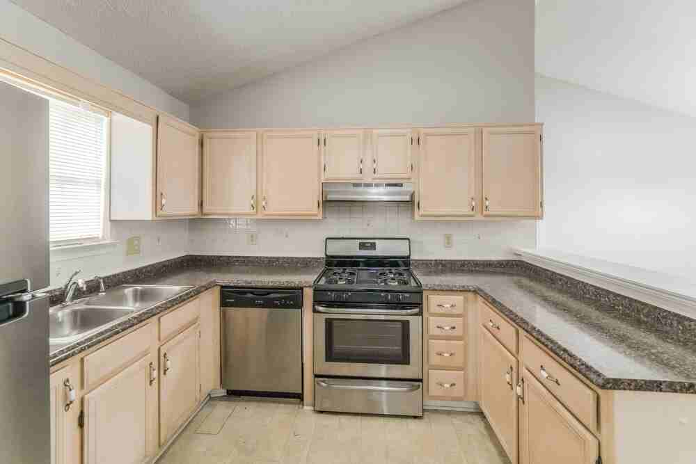 1464 Cain Ct N - Photo 7 of 16