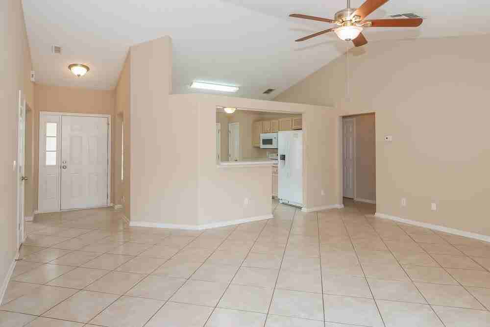 8137 Leafcrest Dr - Photo 5 of 15