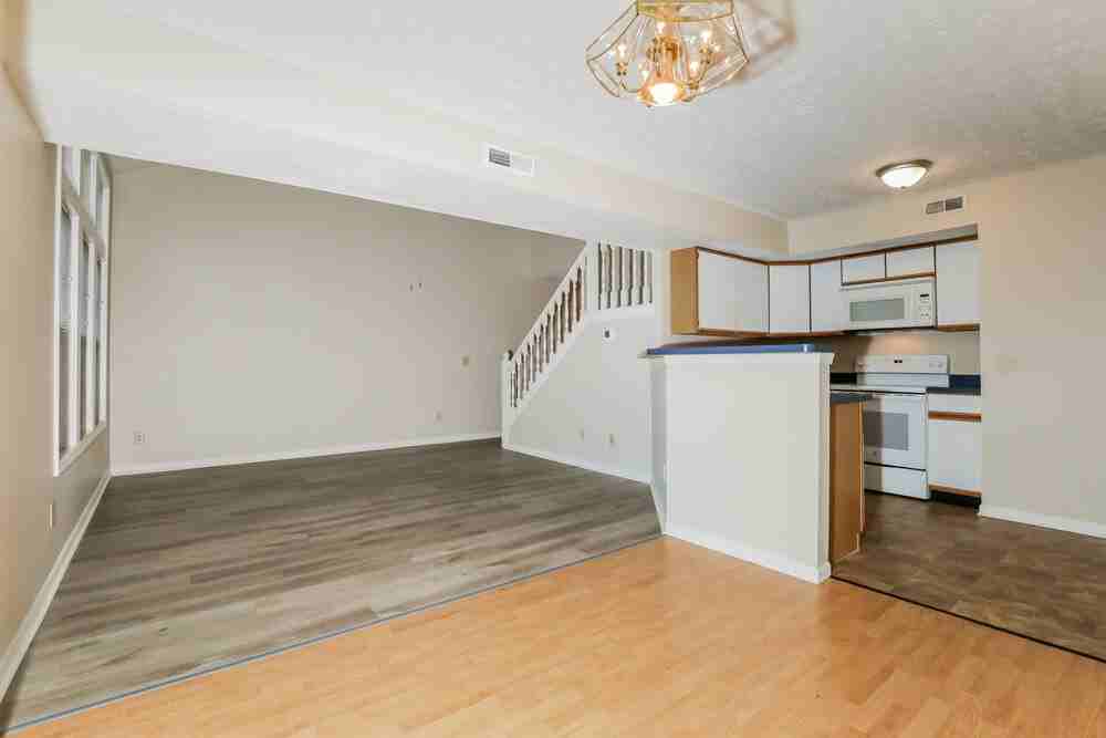 1541 Brookfield Cir - Photo 7 of 17