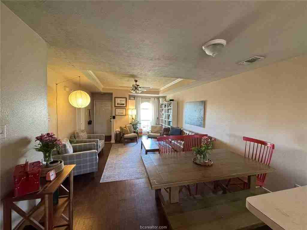 906 Camellia Ct Apt B - Photo 2 of 8