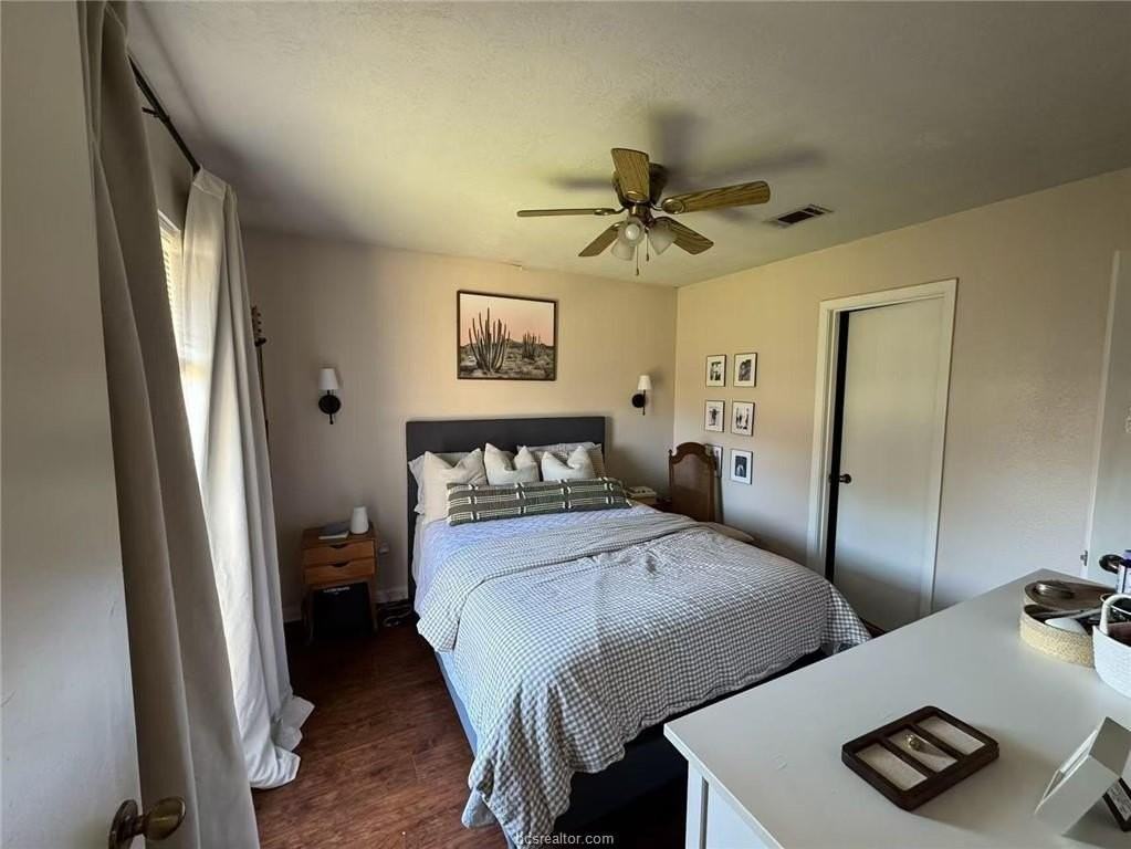 906 Camellia Ct Apt B - Photo 3 of 8