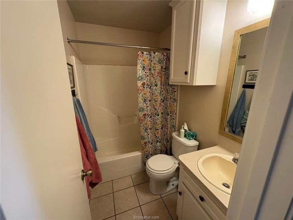 906 Camellia Ct Apt B - Photo 5 of 8