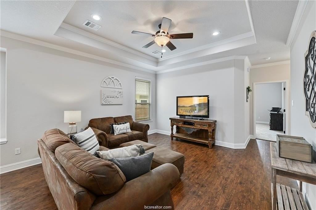 1498 Buena Vis - Photo 3 of 20