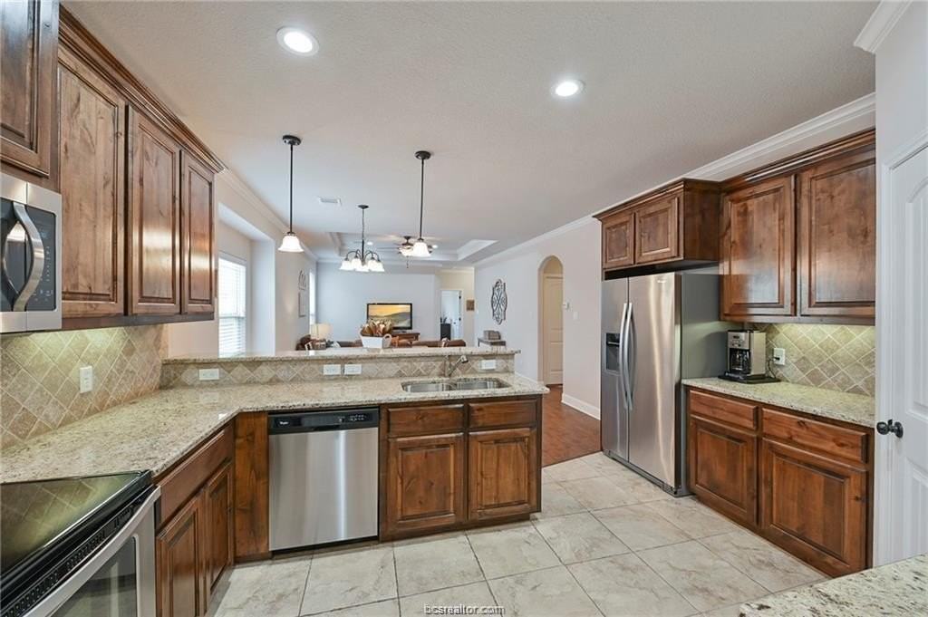 1498 Buena Vis - Photo 4 of 20