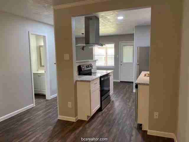 1401 Airline Dr - Photo 3 of 17