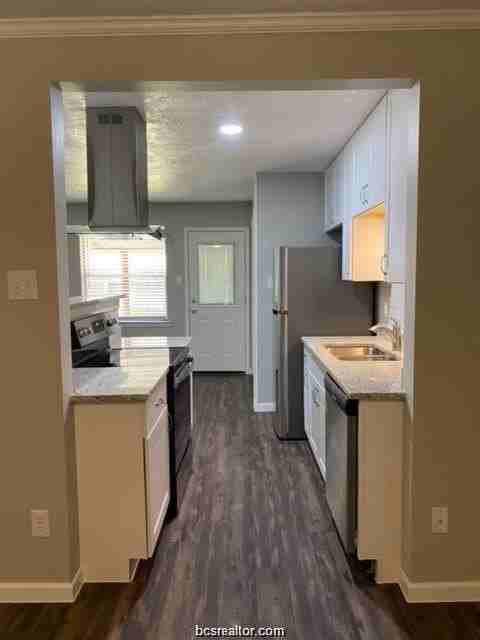 1401 Airline Dr - Photo 4 of 17