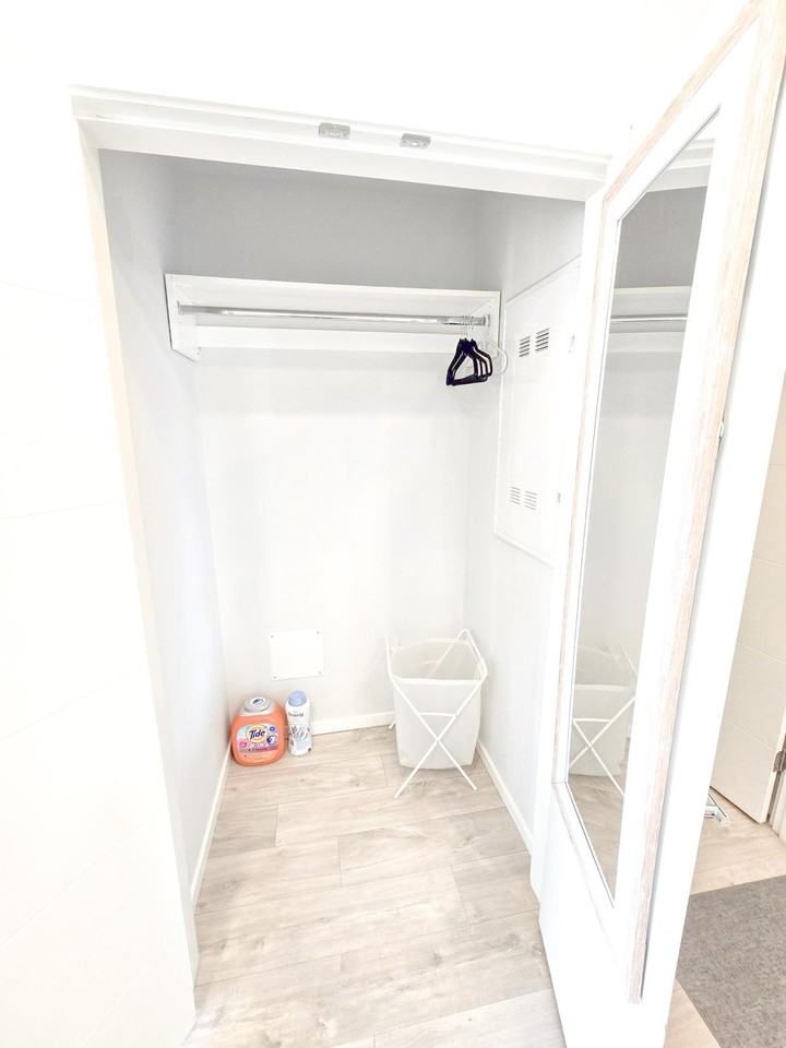 6283 Kingsway - Photo 7 of 16