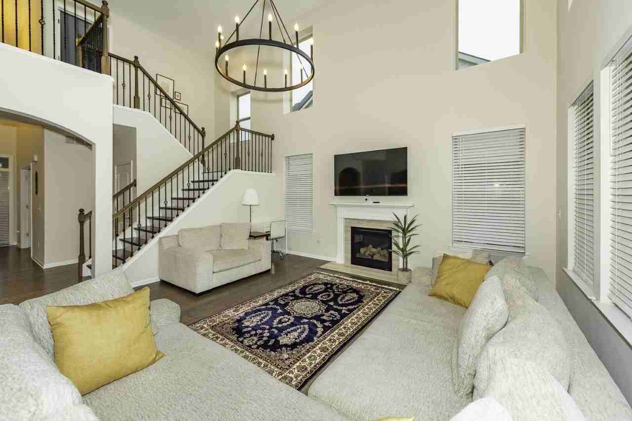 50236 Amberwood Rd - Photo 4 of 41