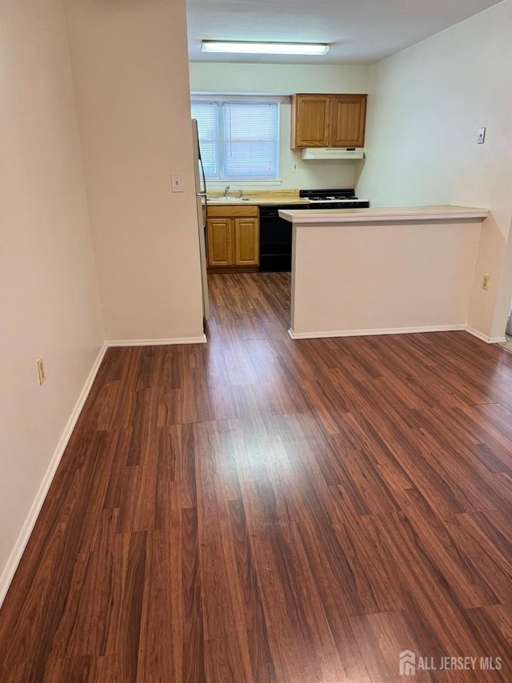 42 Woodedge Ave #1 - Photo 3 of 17