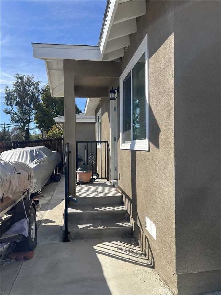 13041 Monte Vista Ave - Photo 4 of 10