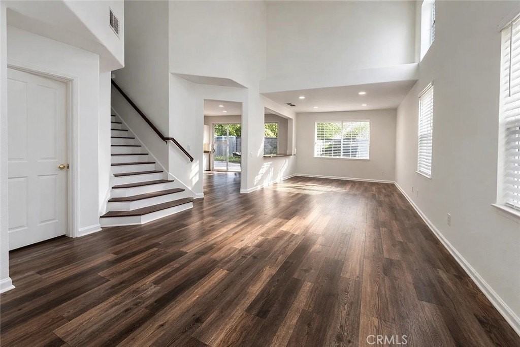 1920 Tanglewood Dr - Photo 2 of 12