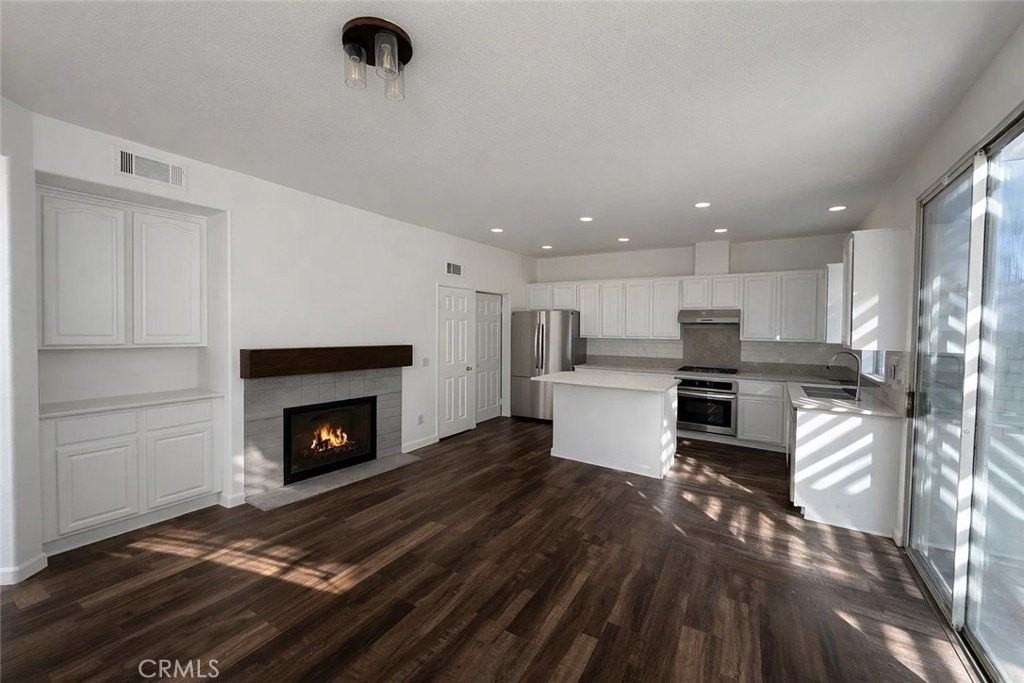 1920 Tanglewood Dr - Photo 3 of 12