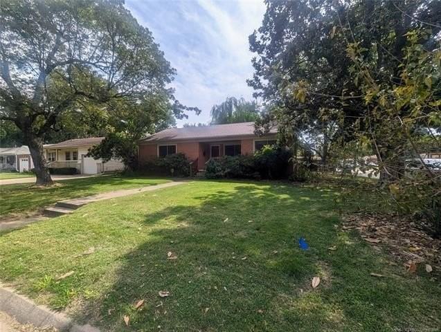 1506 E 53rd St - Photo 2 of 26