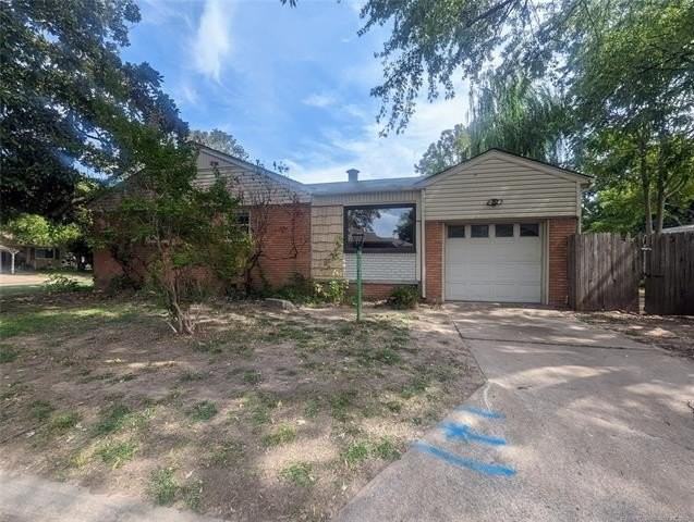 1506 E 53rd St - Photo 4 of 26