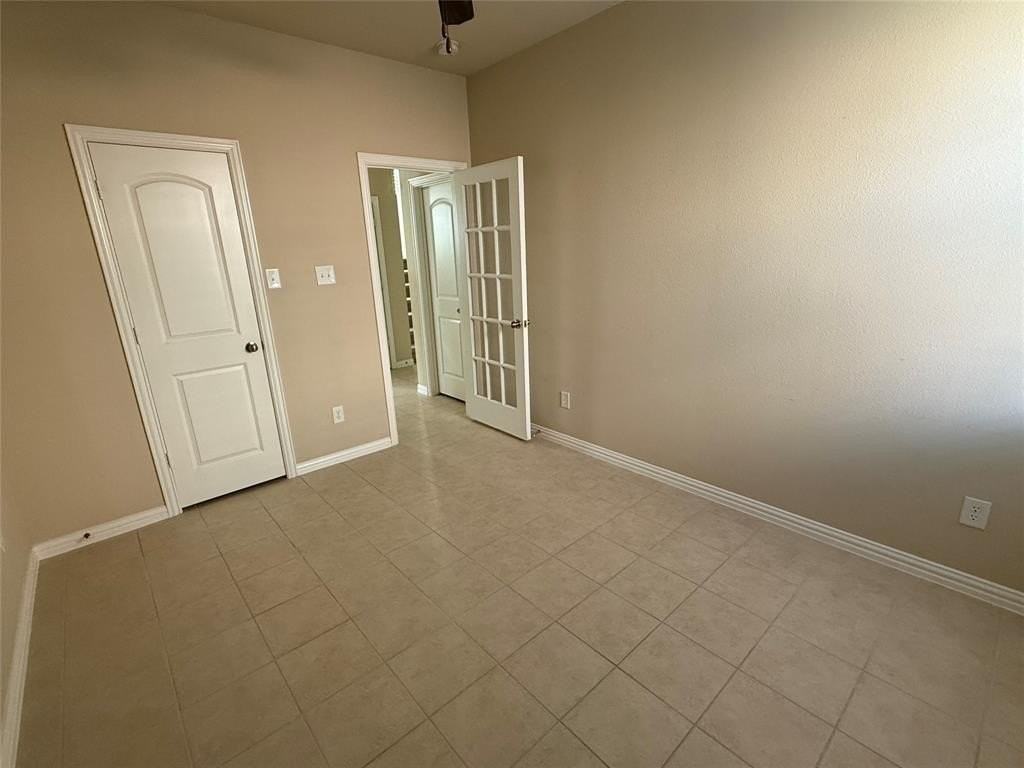 309 Sir Brine Dr - Photo 5 of 29