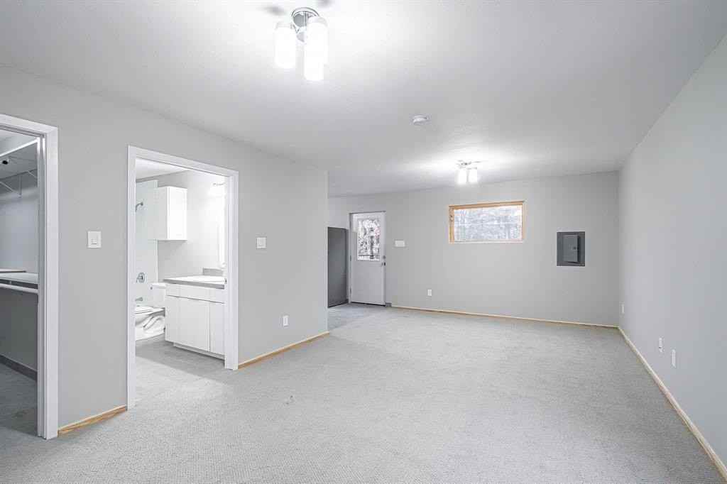 831 S French Ave #1 - Photo 5 of 10