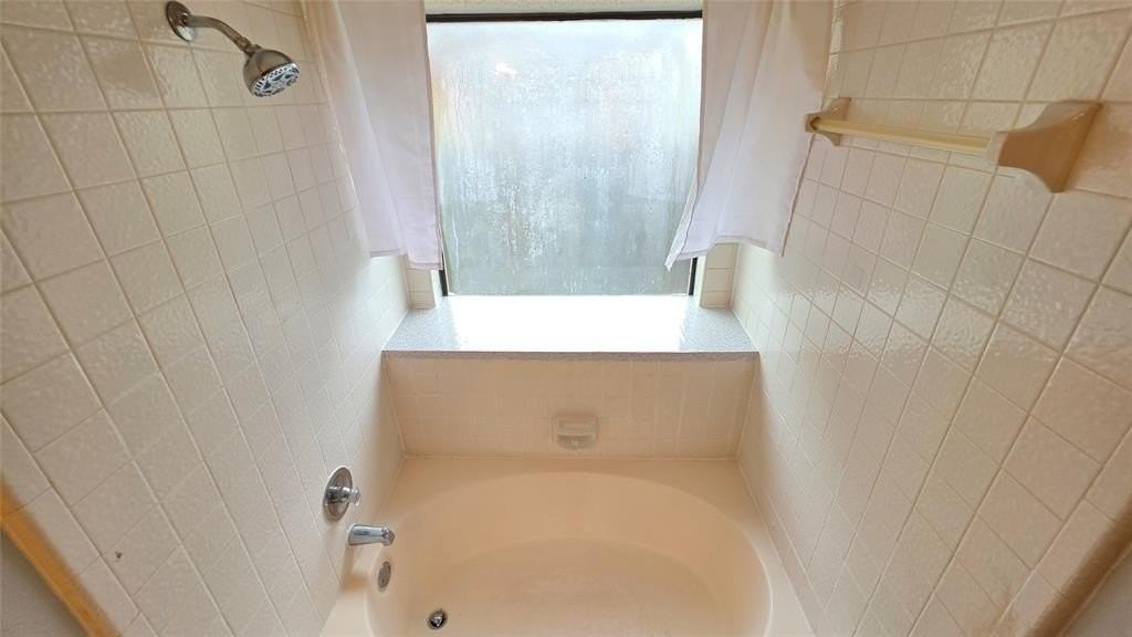 6301 Fairlane Dr - Photo 5 of 20