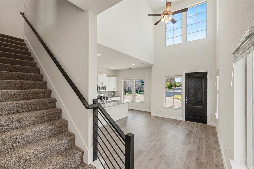 4526 Cinema St - Photo 2 of 17