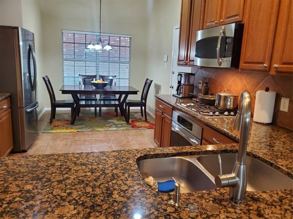 12567 Hawk Creek Dr - Photo 3 of 32