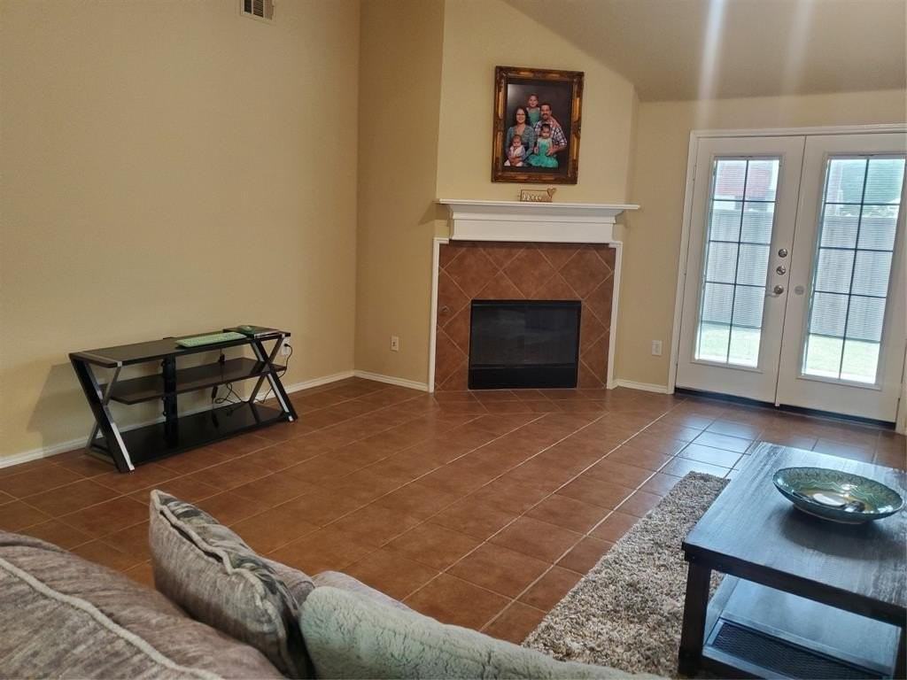 12567 Hawk Creek Dr - Photo 7 of 32