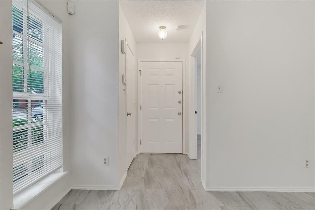 2018 Embassy Way - Photo 2 of 26