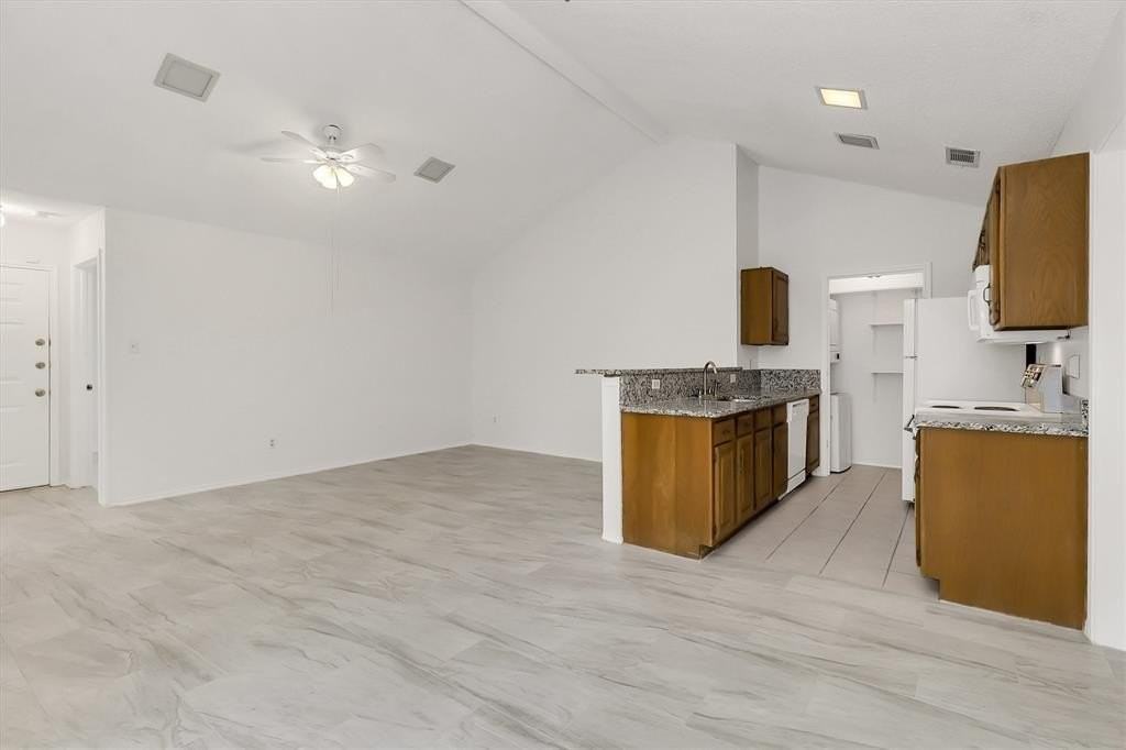 2018 Embassy Way - Photo 6 of 26