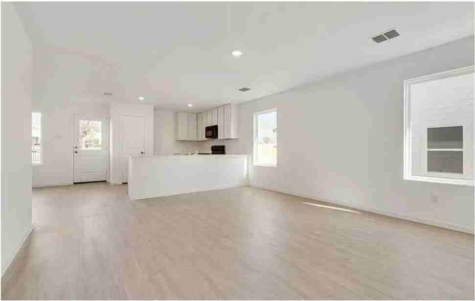 613 Holleman Dr - Photo 4 of 26