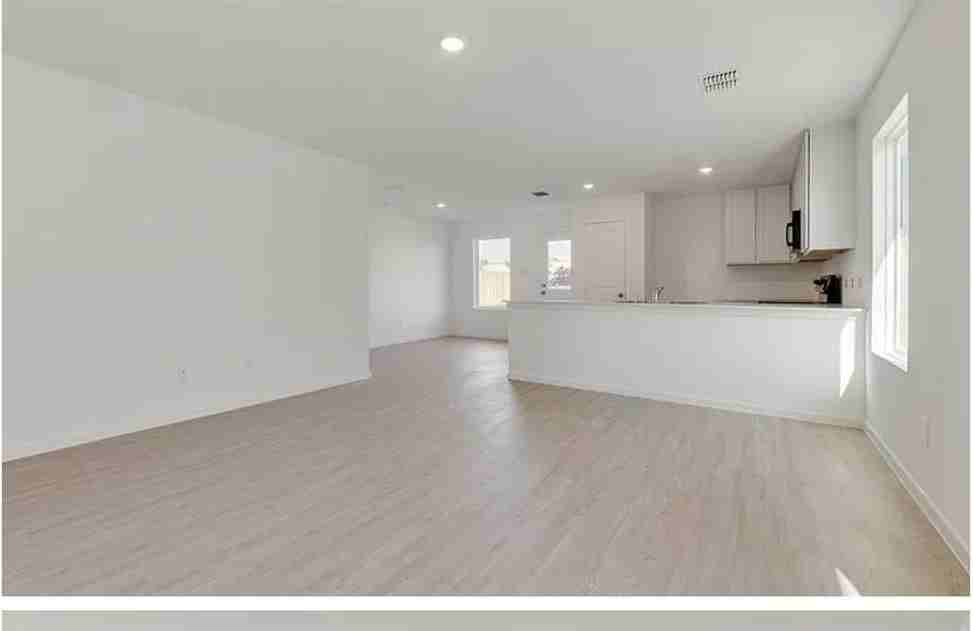 613 Holleman Dr - Photo 6 of 26