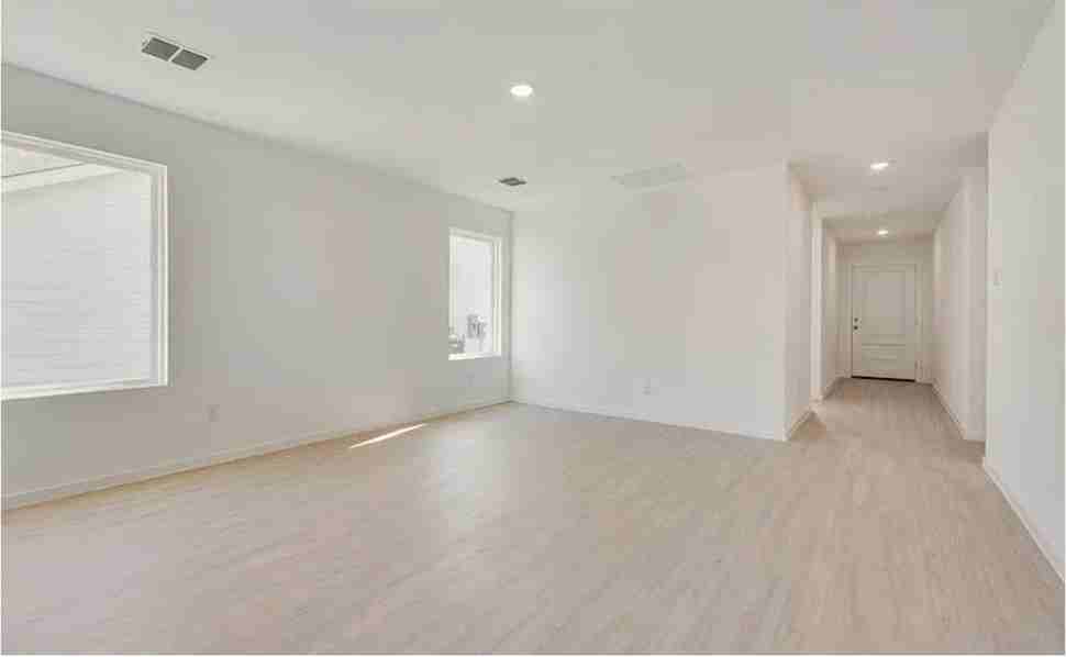 613 Holleman Dr - Photo 7 of 26