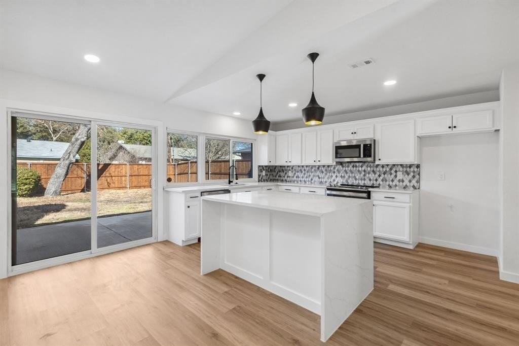 1405 Sequoia Dr - Photo 3 of 25