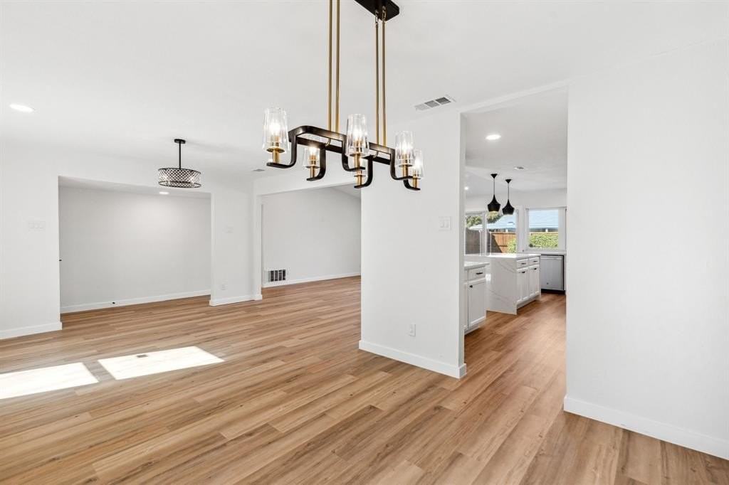 1405 Sequoia Dr - Photo 5 of 25