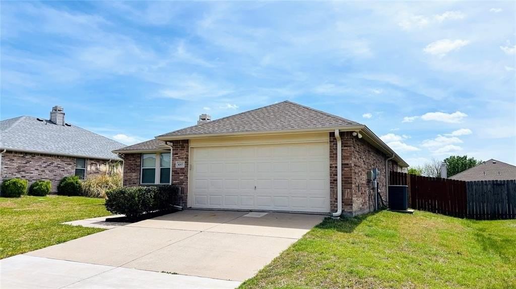 1007 Chilton Dr - Photo 5 of 32