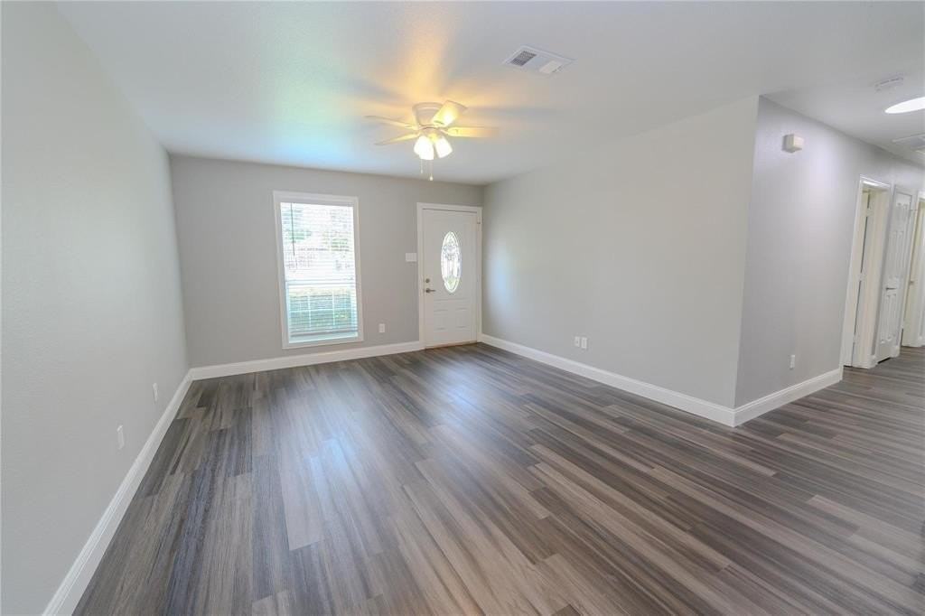 809 Wilcox St - Photo 3 of 26