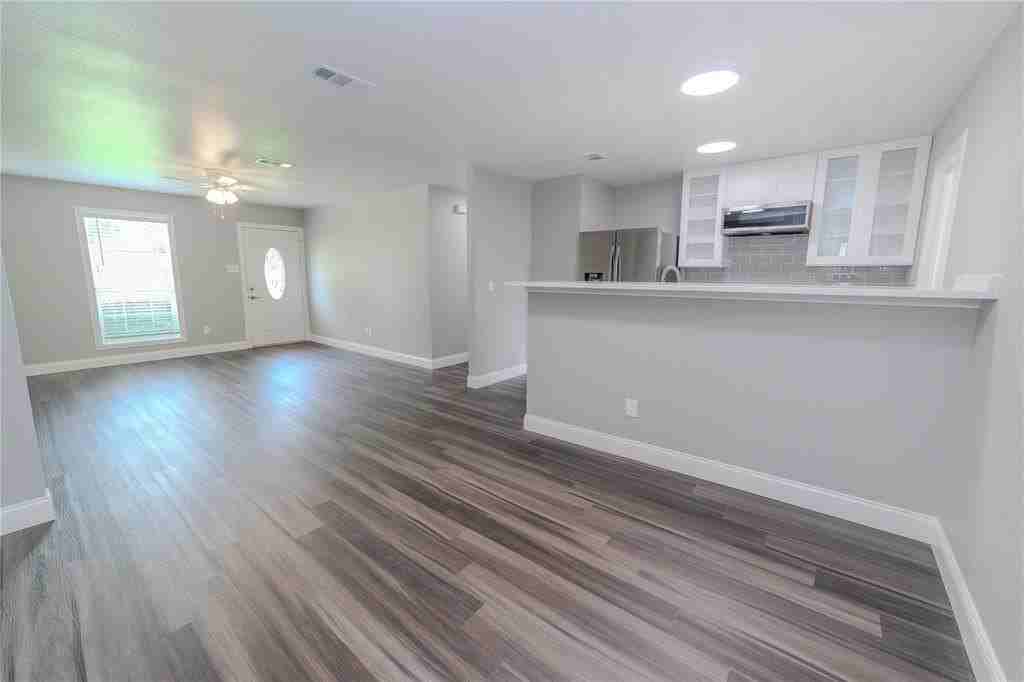 809 Wilcox St - Photo 5 of 26