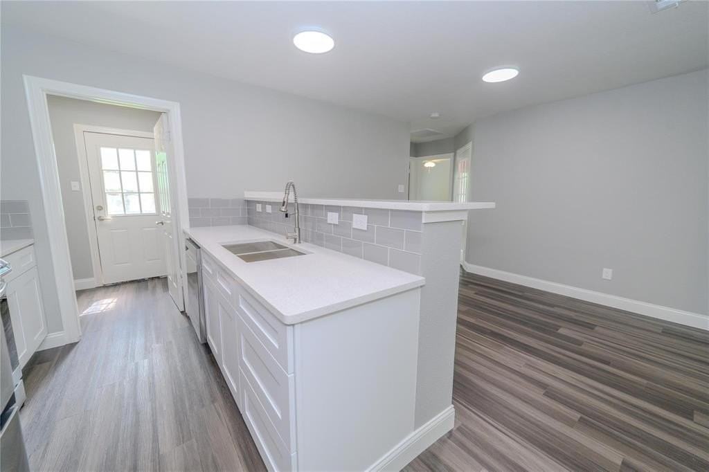 809 Wilcox St - Photo 6 of 26