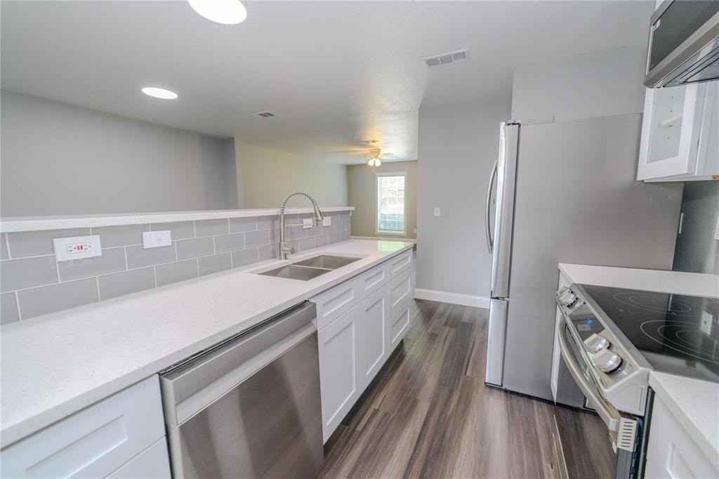 809 Wilcox St - Photo 7 of 26