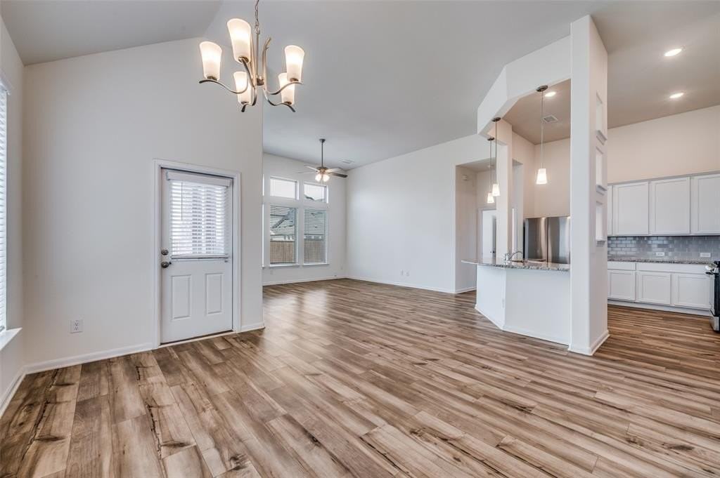 16309 Garden Dr - Photo 4 of 25