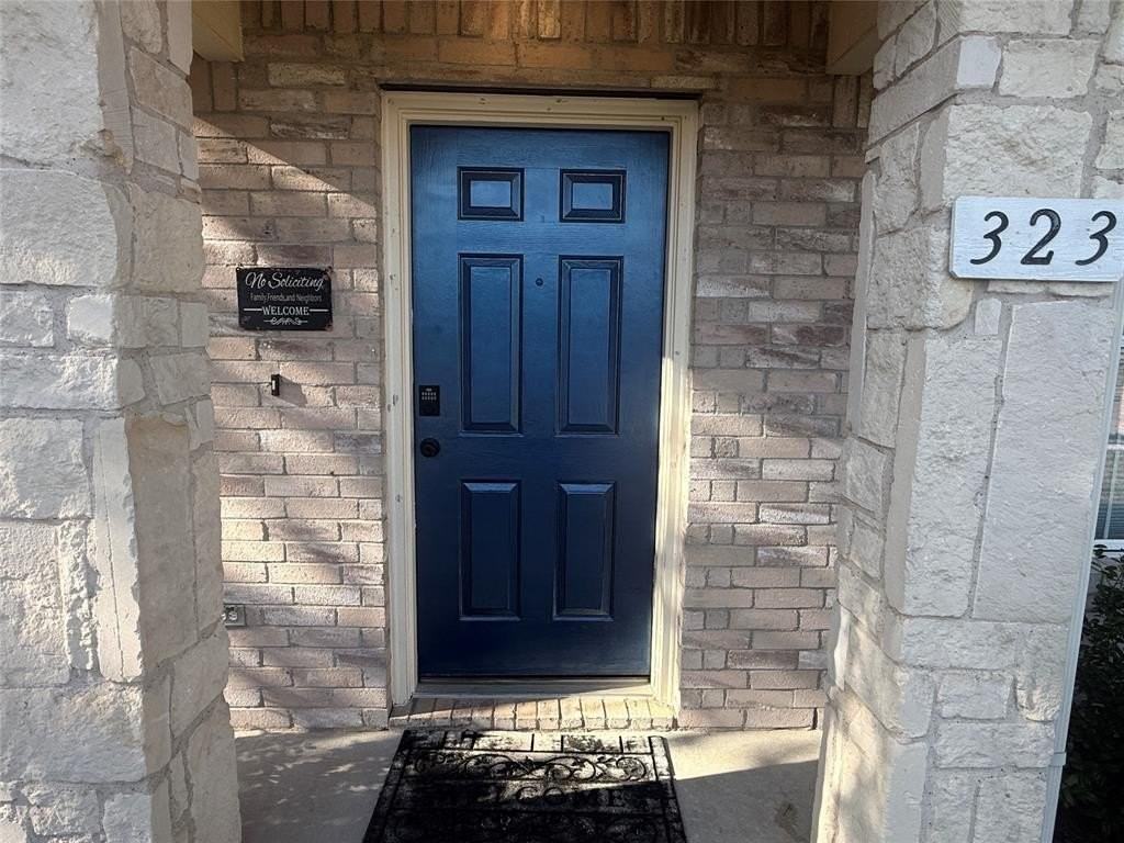 323 Valley Ridge Dr - Photo 2 of 18