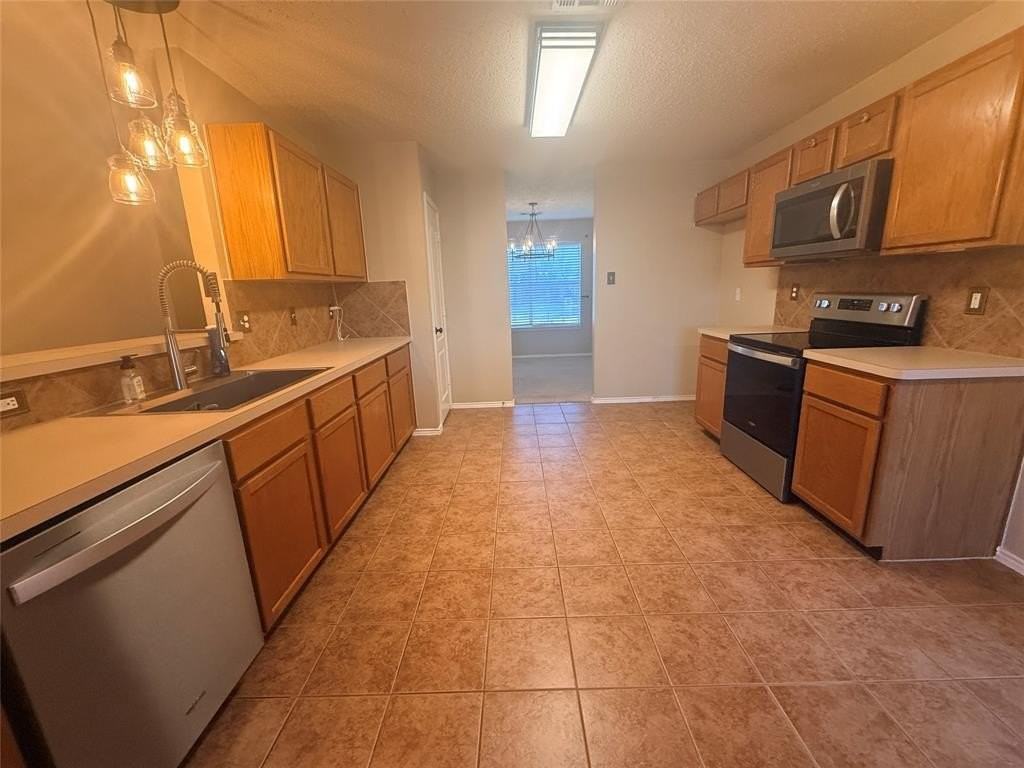 323 Valley Ridge Dr - Photo 5 of 18