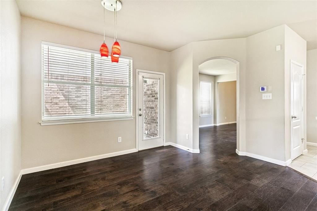 1302 Grapevine Dr - Photo 6 of 25