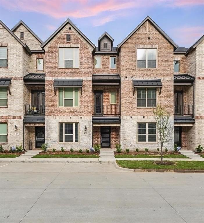 4242 Humboldt St - Photo 2 of 25