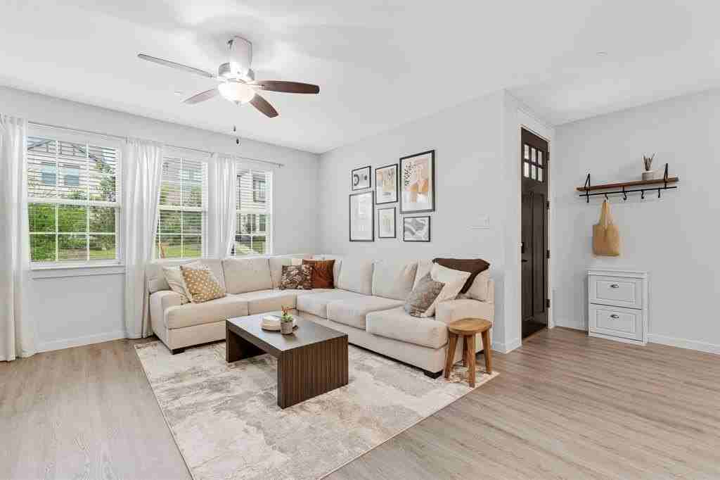 2922 Alto Dr - Photo 3 of 22