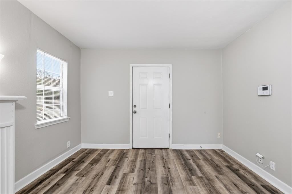 227 S Hampton Rd - Photo 4 of 31