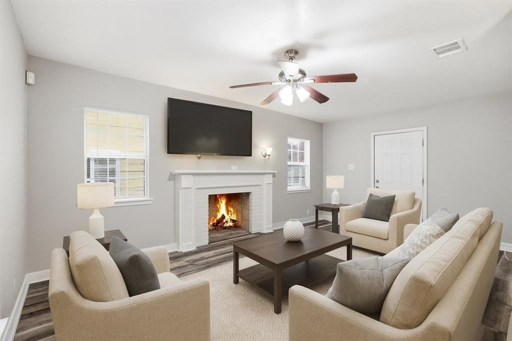 227 S Hampton Rd - Photo 5 of 31